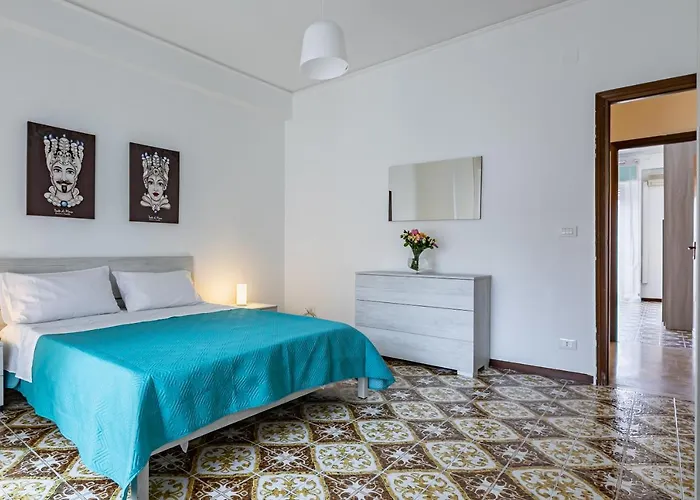 Via Liberta Roomy